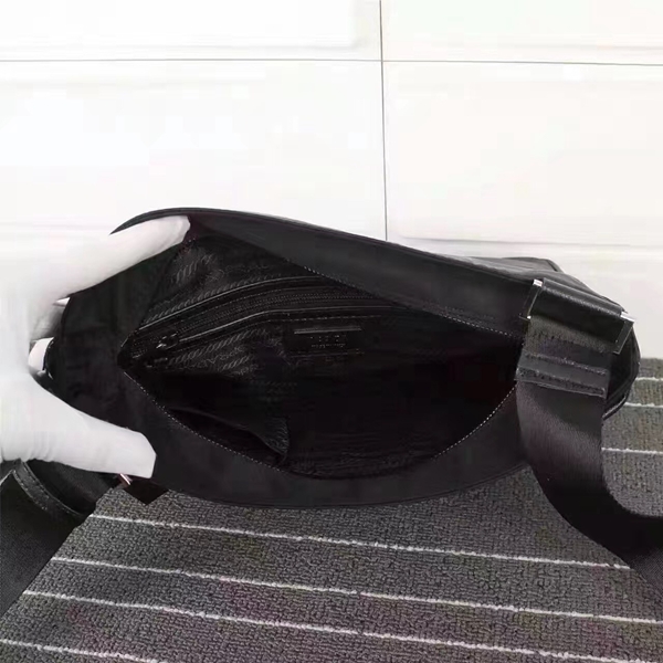 プラダバッグ細部ディテール